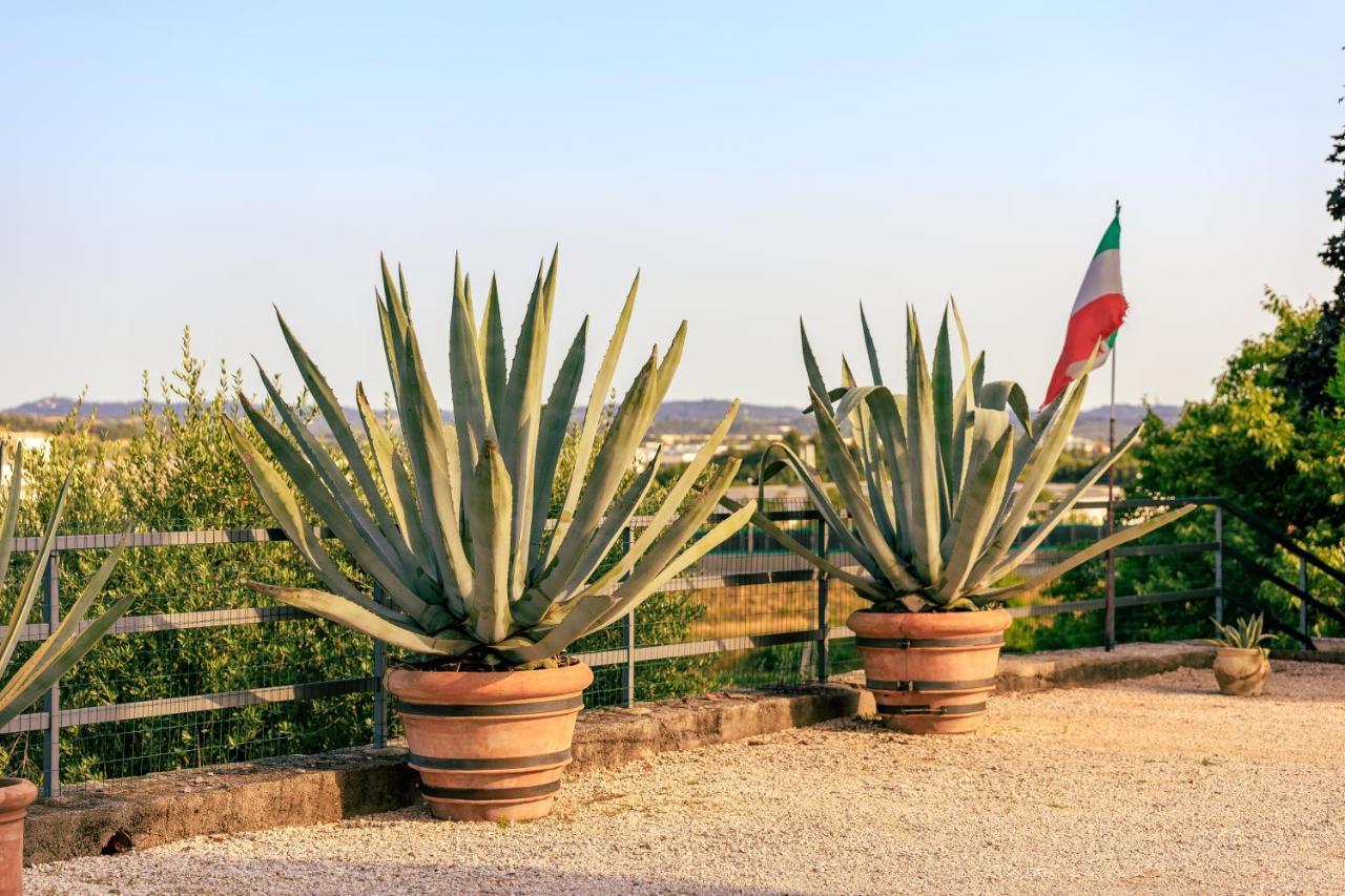 Il Casale Lonato - By Host4U Aparthotel Exterior photo