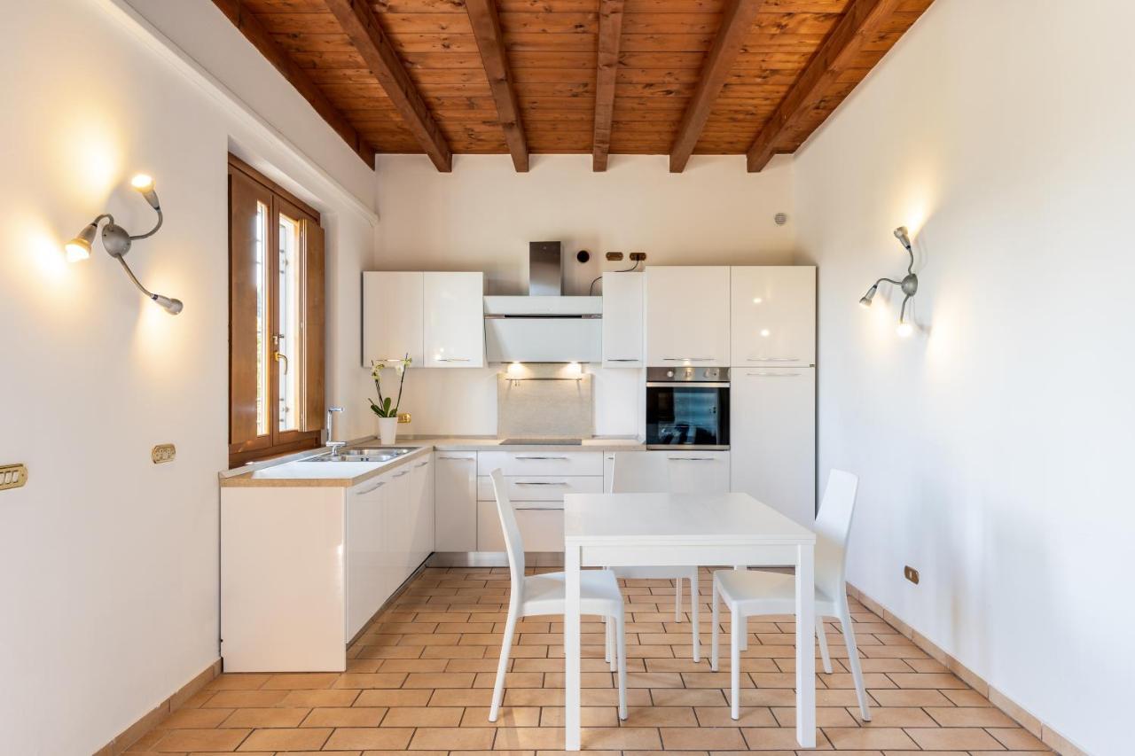 Il Casale Lonato - By Host4U Aparthotel Exterior photo